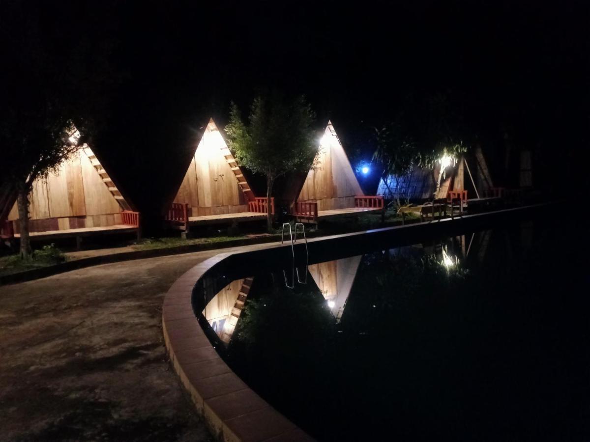 Campingsite Swimming Pool Ban Nongkham Exteriér fotografie